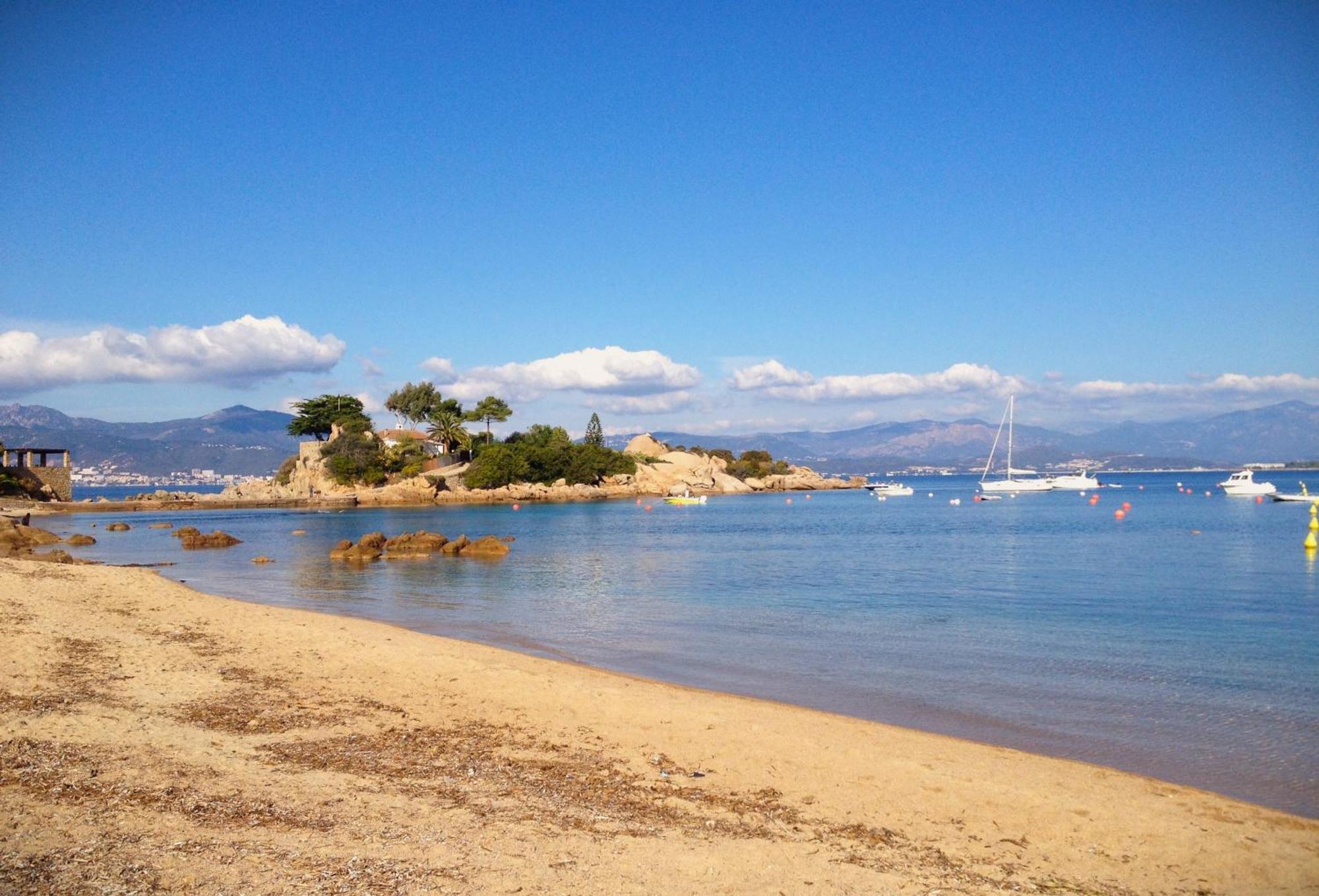 Grand T2 Standing Ajaccio Proche Centre Et Plages Vue Panoramique Parking Prive ภายนอก รูปภาพ