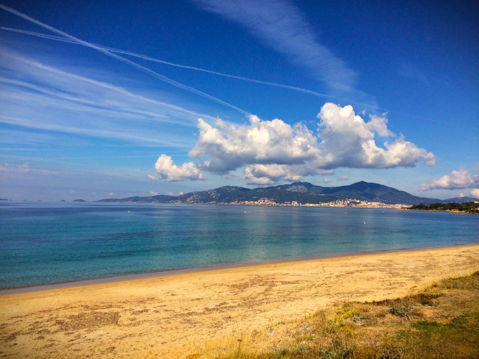 Grand T2 Standing Ajaccio Proche Centre Et Plages Vue Panoramique Parking Prive ภายนอก รูปภาพ